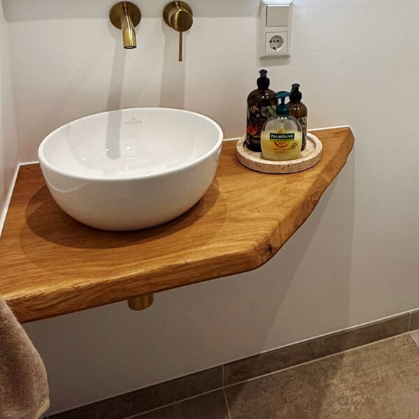 waschtischplatte-waschbrett-massivholz-baumkante-naturkante-badezimmer-waschtisch-aufsatzwaschbecken-eiche-sponholz-nachhaltige-forstwirtschaft