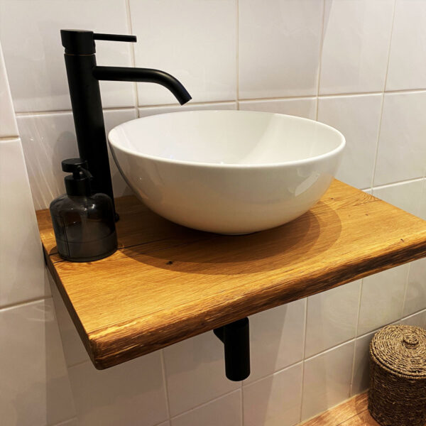 waschtischplatte-waschbrett-massivholz-baumkante-naturkante-badezimmer-waschtisch-aufsatzwaschbecken-eiche-sponholz-nachhaltige-forstwirtschaft