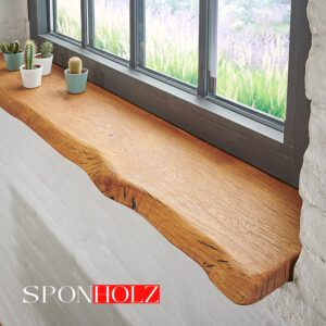 Massivholz-Fensterbrett aus Eiche mit schlichter Baumkante für den Innenausbau