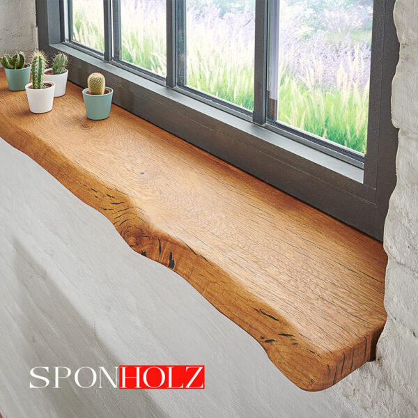 Massivholz-Fensterbrett aus Eiche mit schlichter Baumkante für den Innenausbau