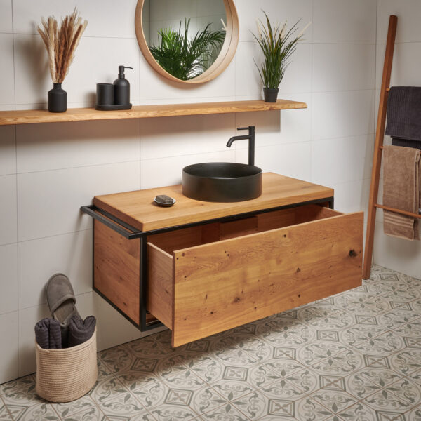 waschtisch-schwebend-schublade-massivholz-anfertigung-eiche-stahlgestell-filigran-baumkante-bad-sponholz