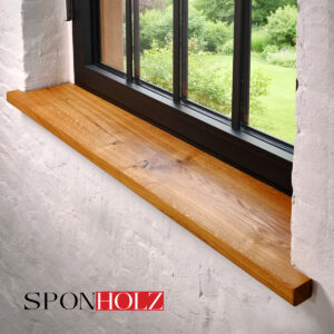 Fensterbank aus massiver Eiche mit natürlicher Baumkante und vorderem Überstand