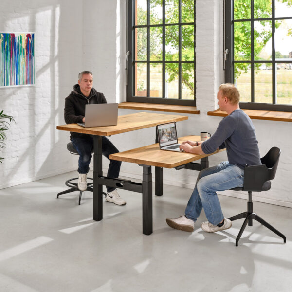 doppel-schreibtisch-eiche-massivholz-baumkante-hoehenverstellbar-trennwand-sponholz