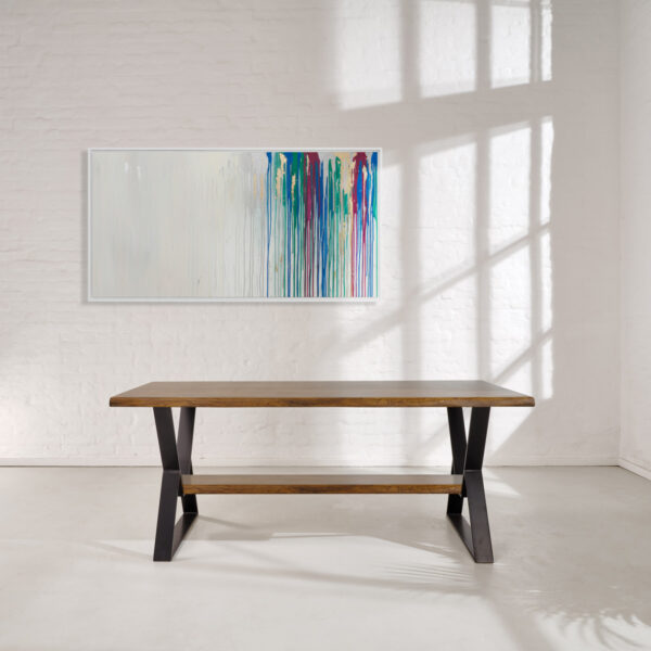 esstisch-massivholz-anfertigung-baumkante-eiche-spon-holz-querbalken-fussablage-x-nussbaum