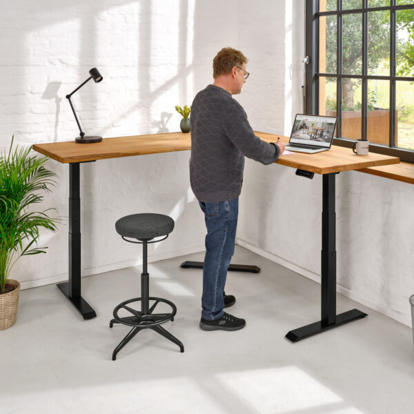 eck-schreibtisch-eiche-massivholz-hoehenverstellbar-sponholz-1