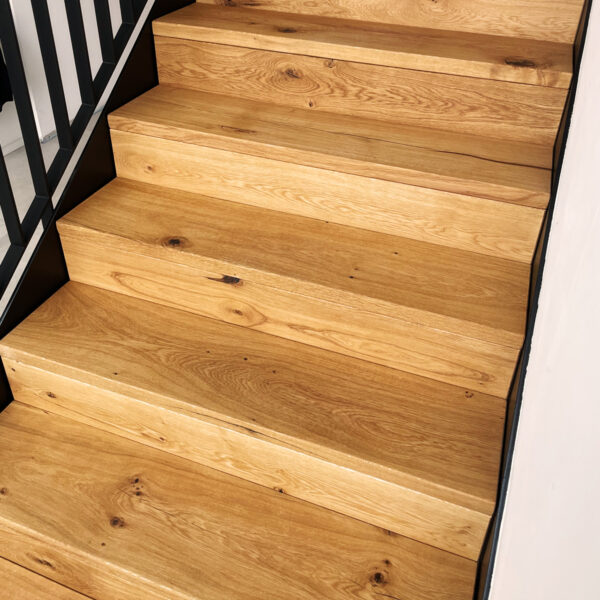 setzstufen-treppe-massivholz-anfertigung-eiche-spon-holz-treppenstufen
