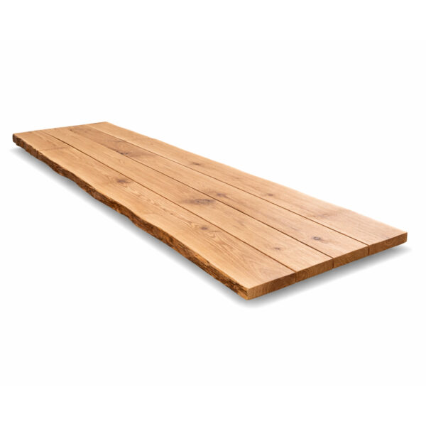 Tischplatte Outdoor aus massivem Holz mit natürlicher Baumkante für den Außenbereich