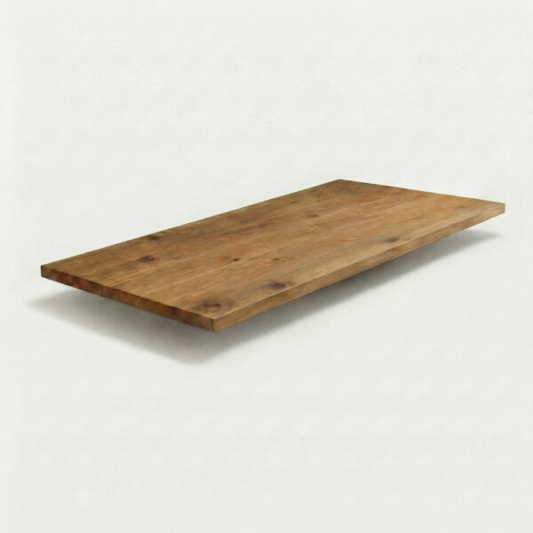 Massivholz Tischplatte aus Eiche mit gerader Kante, freigestellt