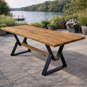 Terrassentisch aus Eiche mit modernem Stahlgestell als Gartentisch Holz am See